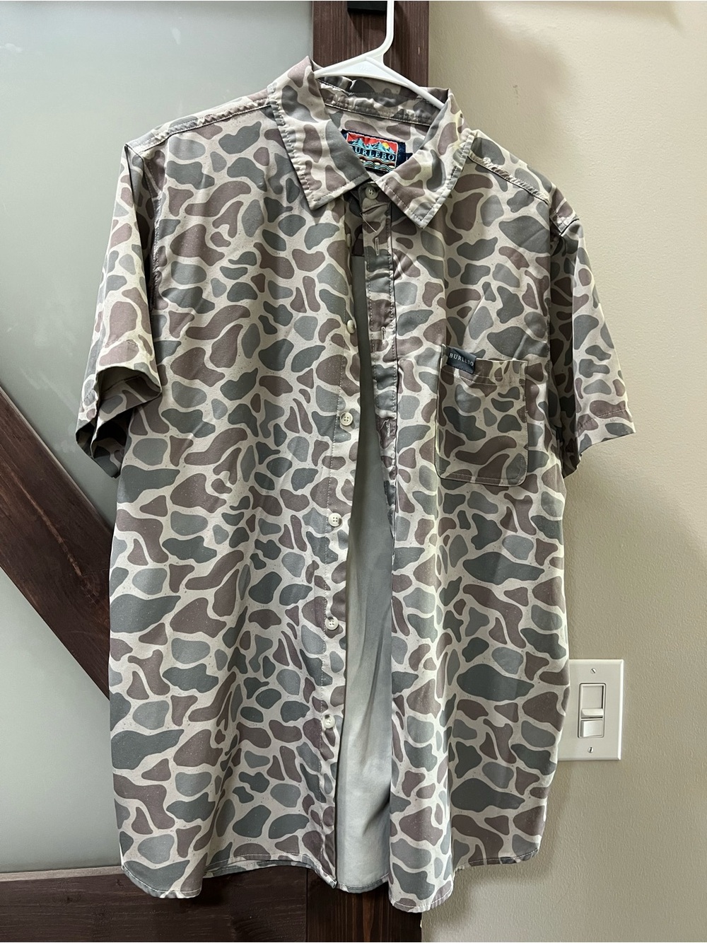 Burlebo Short-Sleeve Men's Camouflage Print Button-Up Shirt - Taupe/Gray